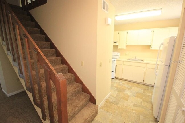 Building Photo - 22640 Watersedge Blvd