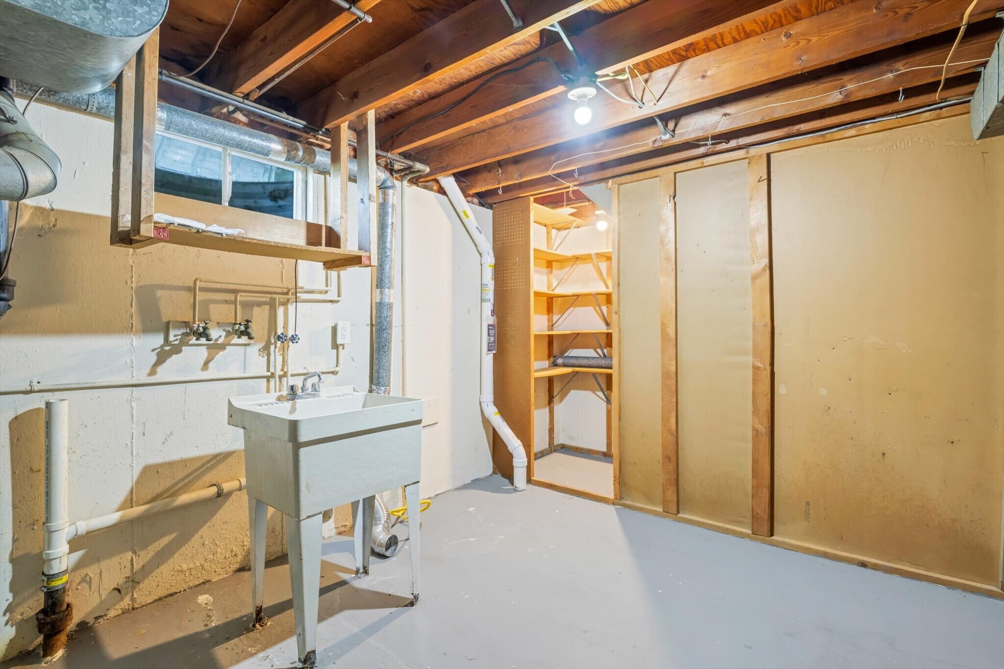Building Photo - 243 Reasor Dr