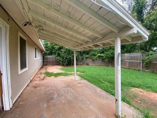 Building Photo - 1442 Deville St