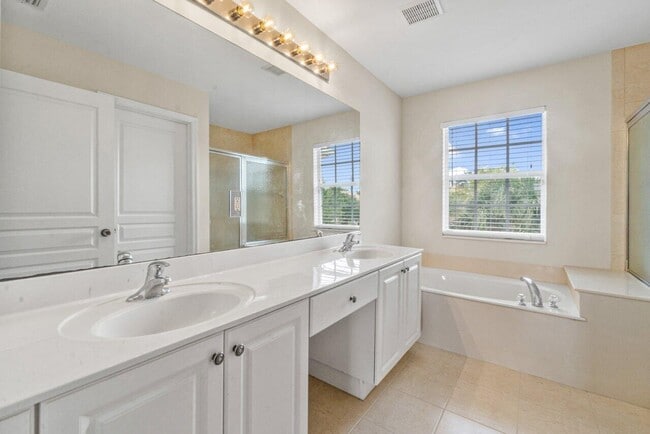 Building Photo - 580 Calamint Point