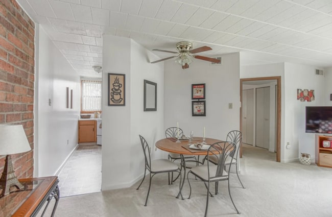 Interior Photo - Summit Apartments