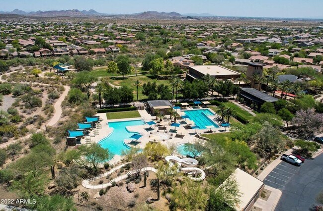 Building Photo - Gorgeous 4 Bed 3 Bath 3 Car home in Peoria with community Pool