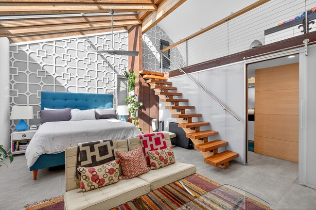 Building Photo - 219 Colton St