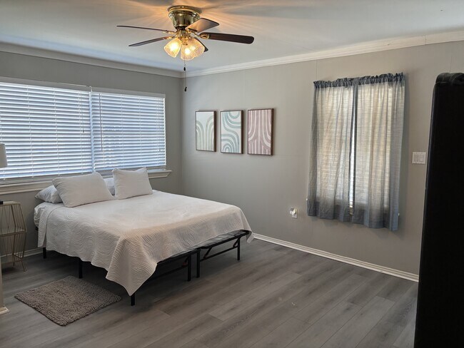 Building Photo - 116 Matlock