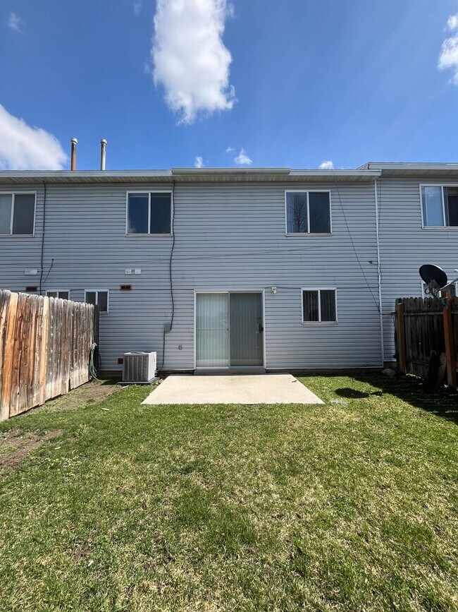 Building Photo - Stevens Land Company Townhome