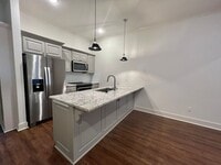 Building Photo - Spacious Two Bedroom Townhouse off Jefferson Hwy