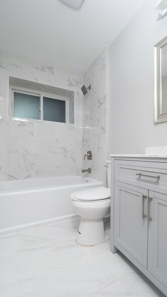 Building Photo - 4735 S Michigan Ave