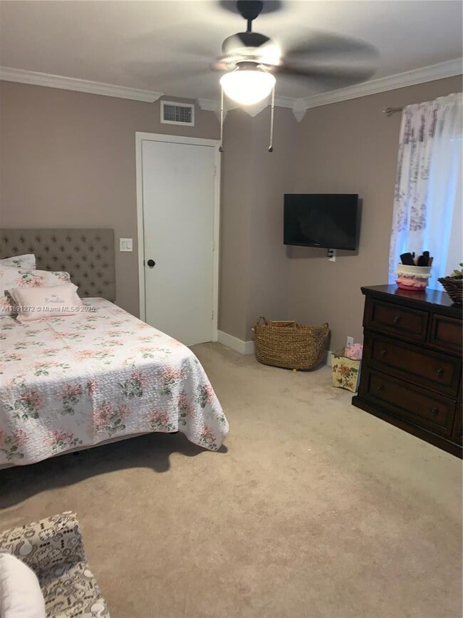 Building Photo - 2561 Camelot Ct