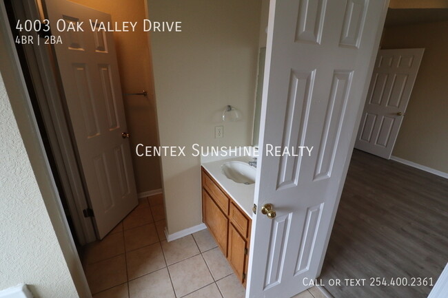 Building Photo - 4003 Oak Valley Dr