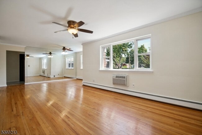 Primary Photo - 300 Claremont Ave