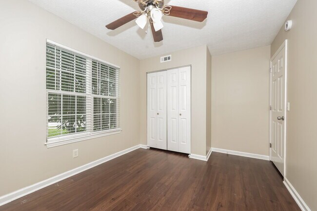 Building Photo - 4008 Calumet Dr