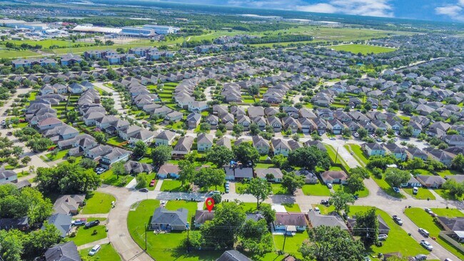 Building Photo - 12610 Chiswick Rd