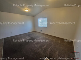 Building Photo - 1430 Cambridge Dr