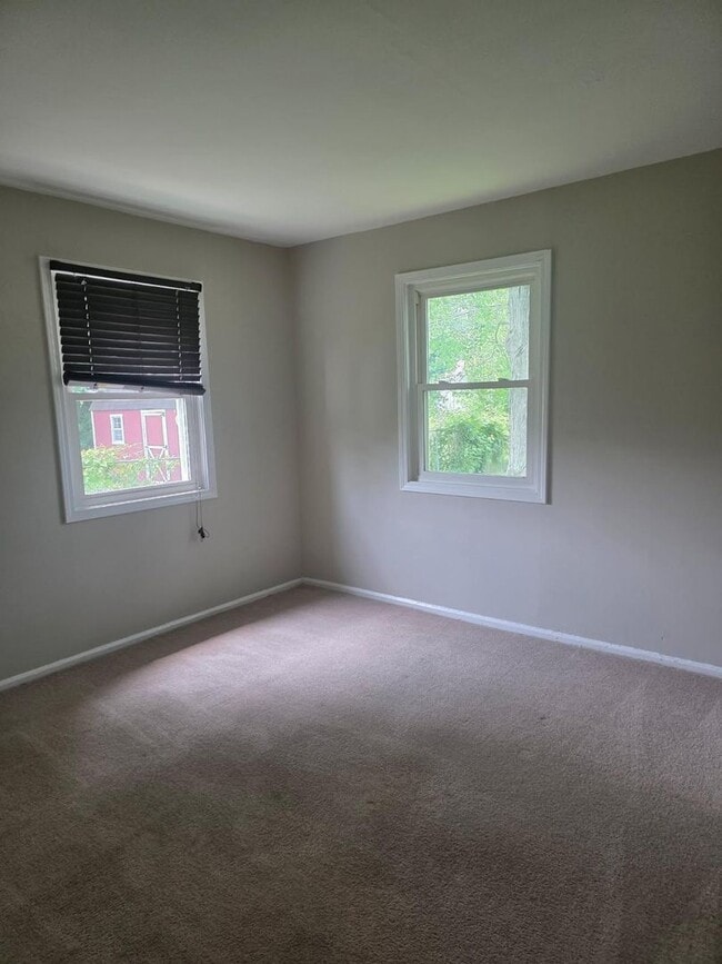Building Photo - 464 Robinson Dr