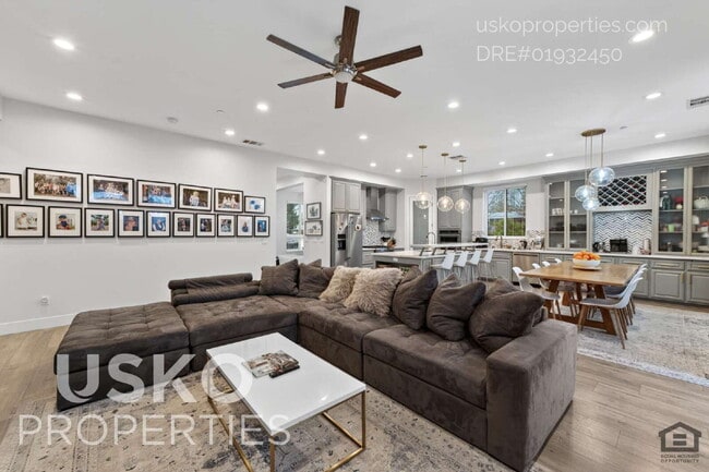 Building Photo - 103 Lazy Oak Ln