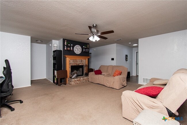 Building Photo - 3309 Lorena Dr
