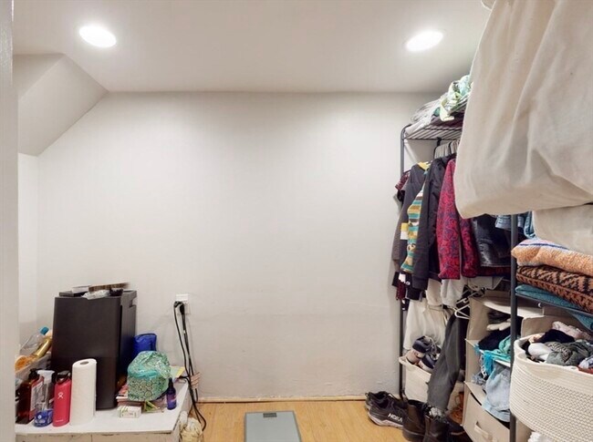 Building Photo - 32 S Huntington Ave