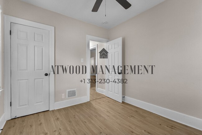 Building Photo - This beautifully updated 3-bedroom, 1-bath single-family home is ready for move-in!