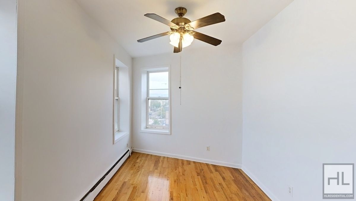 Building Photo - PROSPECT PLACE / Renovated 1-Bedroom Apart...