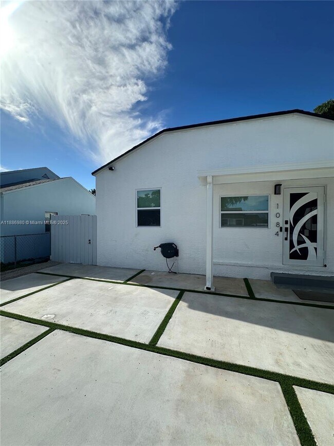 Primary Photo - 1084 NW 64th St