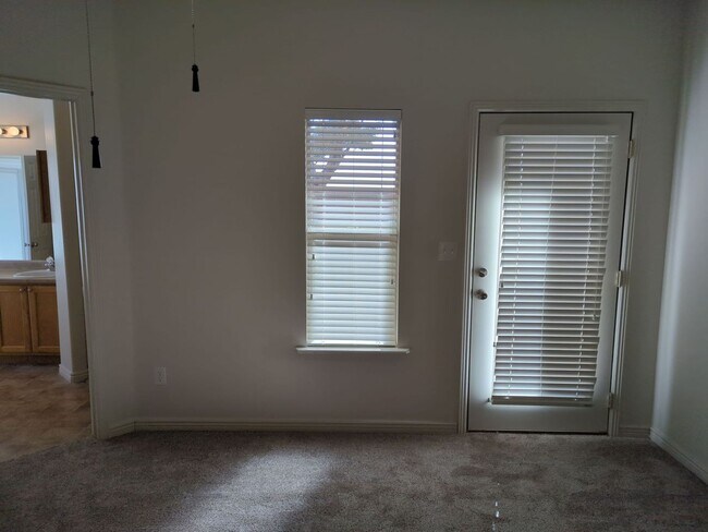 Building Photo - 2572 S 500 W