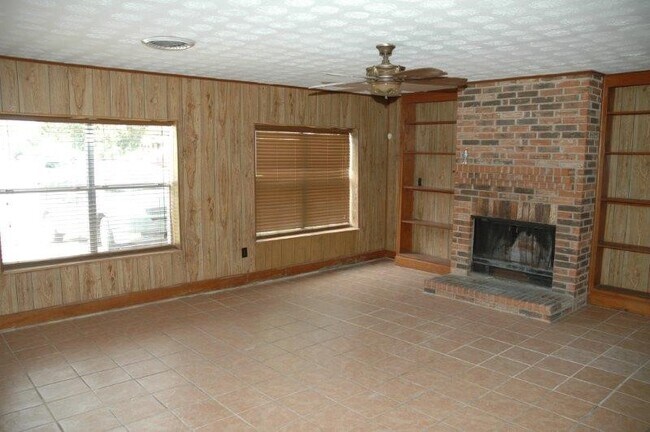 Building Photo - 3619 Kilkenny Dr