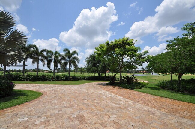 Building Photo - 7370 Orangewood Ln