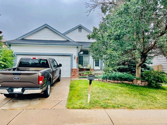 2 car garage-ranch - 17065 Foxton Dr