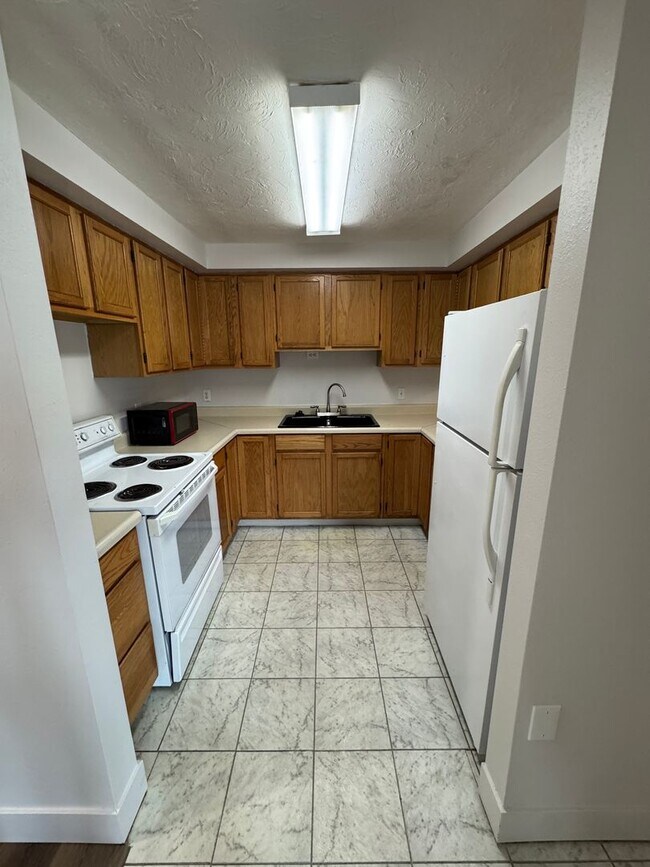 Building Photo - 2192 ID-33