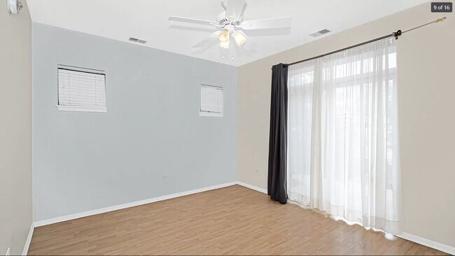 Building Photo - 948 W 15th Pl