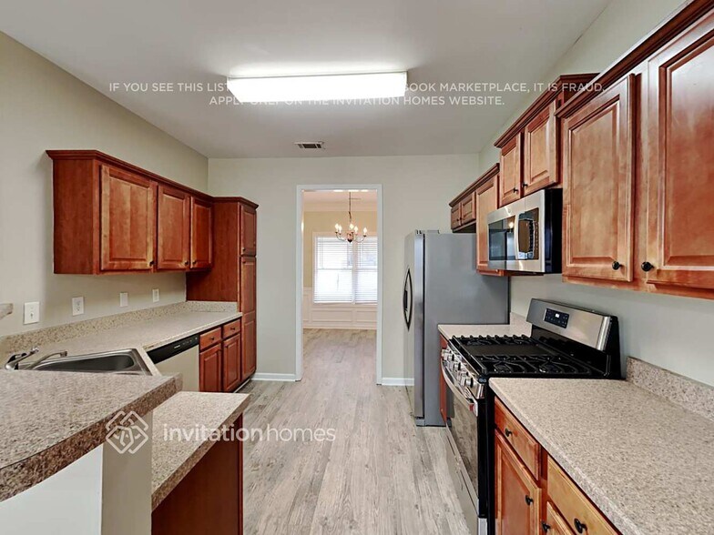 Building Photo - 1392 Summer Hill Ct