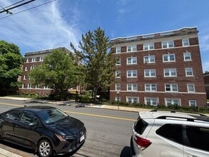 Building Photo - 109 Summer St
