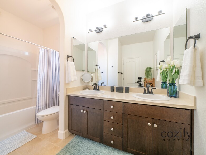 Building Photo - 3877 Castellina Way