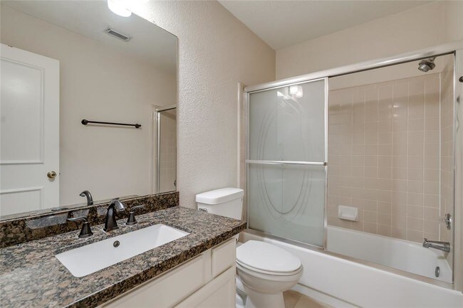 Building Photo - 22 E Willowood Ct
