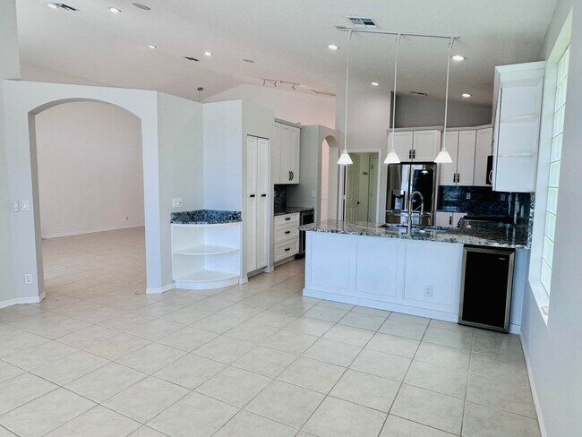 Building Photo - 9360 Cove Point Cir