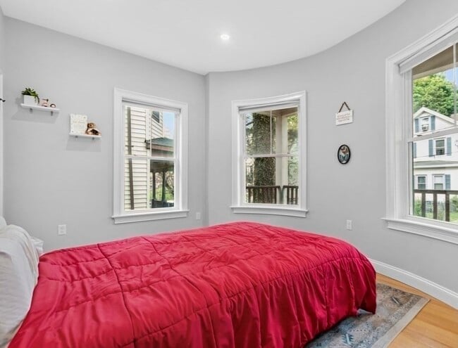 Building Photo - 25 Chilcott Pl