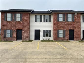 Building Photo - 2020 Southwood Dr