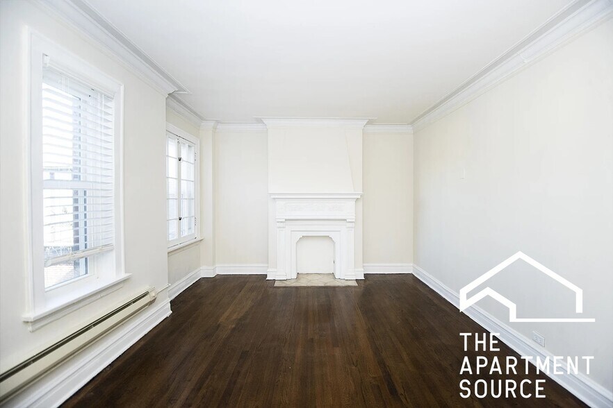 Building Photo - 918 Green Bay Rd