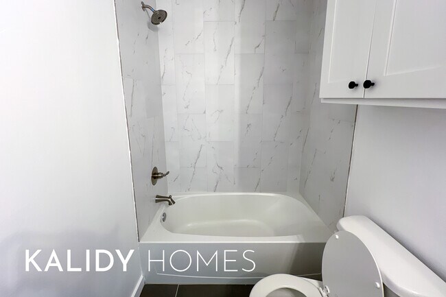 Building Photo - 12504 SW 12th St