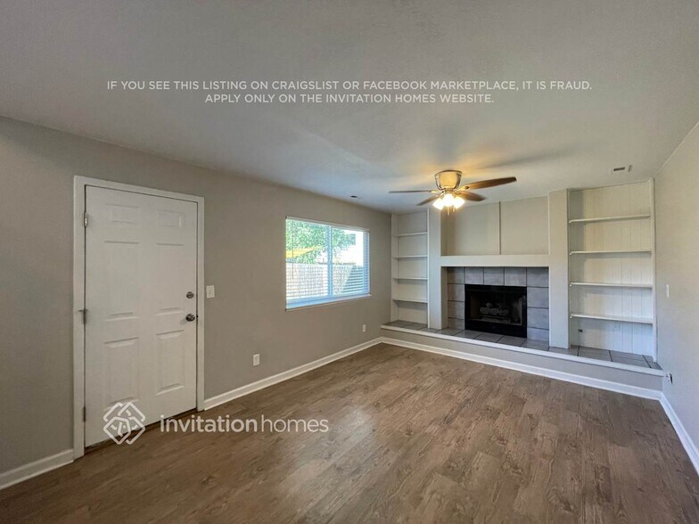 Building Photo - 5844 Santana Dr
