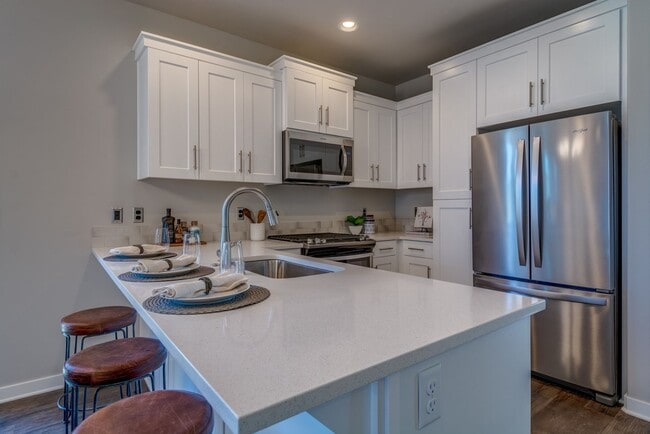 Building Photo - Pahlisch Home 2 Bedroom Duplex in the Luderman Crossing Community