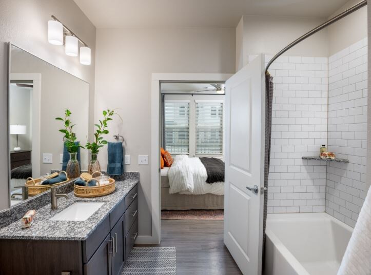 Building Photo - 4255 Magnolia Vlg Dr