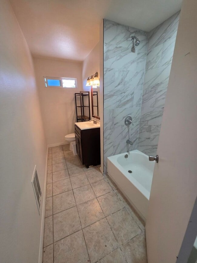 Building Photo - Charming 3-Bedroom Home on Spacious Corner...