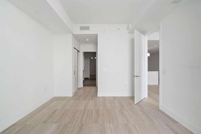 Building Photo - 3015 S Ysabella Ave