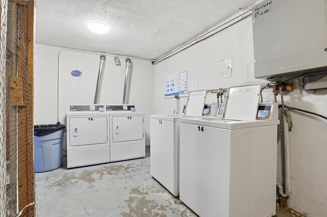 Building Photo - 39 Pleasant St