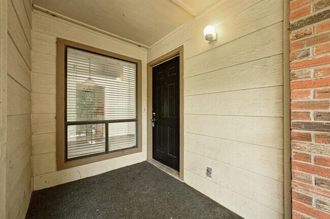 Building Photo - 1705 Crossing Pl
