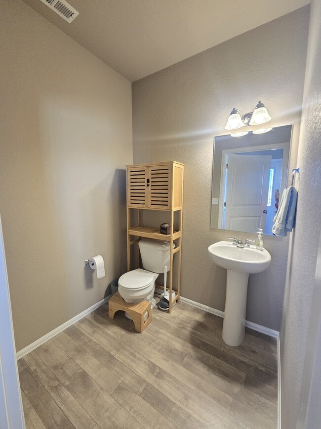 Building Photo - 7662 Spruce Pne Grv