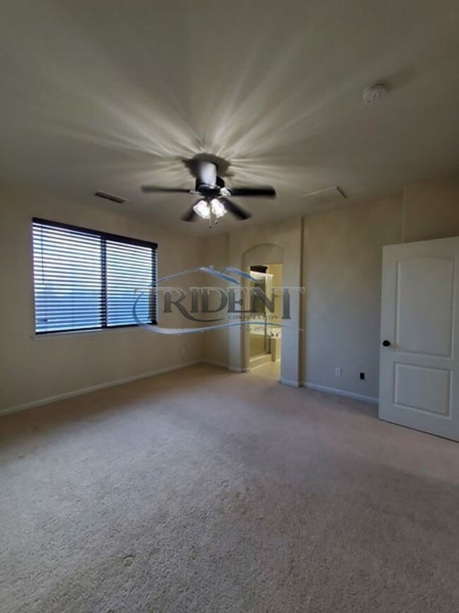 Building Photo - 4 bedroom, 2 ½ bath SOLAR home