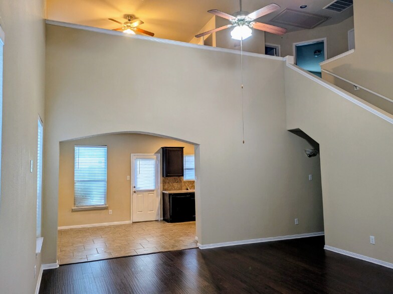 Building Photo - 3219 Aegean Dr