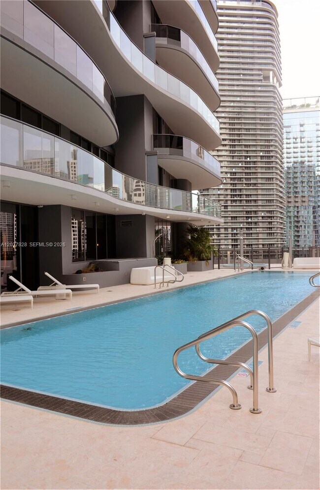 Building Photo - 1000 Brickell Plaza
